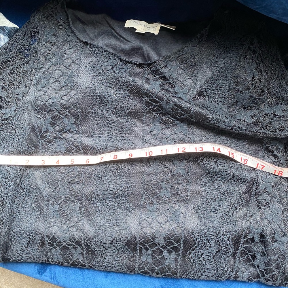 Dress, Long Sleeve with Lace Detail Loose Fitting
